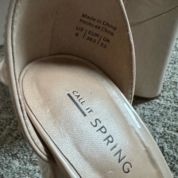 Call it spring Arther patent shiny sandals tan bone 4” block heel size 8 w/ box - Picture 9 of 15